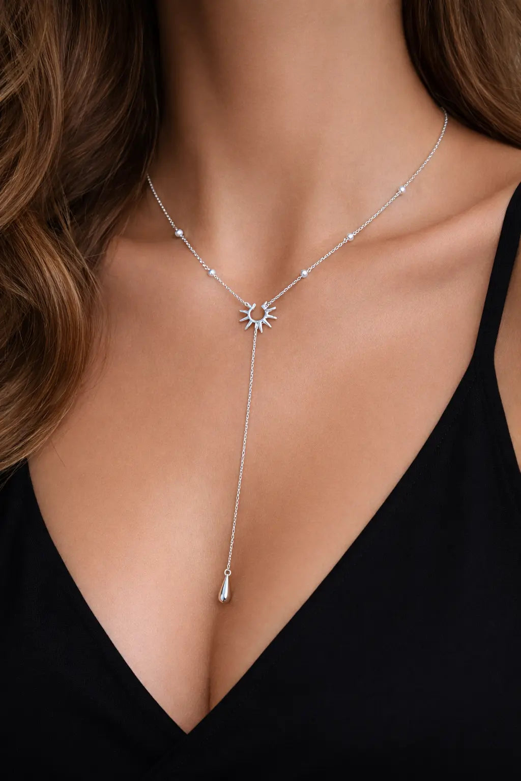 Collier Doré Soleil Étoilé – Chaîne Fine avec Goutte Pendante – Bijou Féminin Chic & Moderne - SoulRing