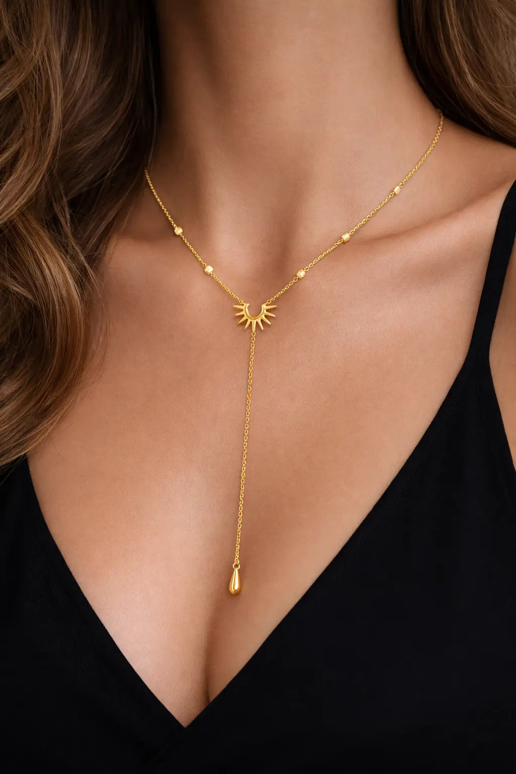Collier Doré Soleil Étoilé – Chaîne Fine avec Goutte Pendante – Bijou Féminin Chic & Moderne - SoulRing